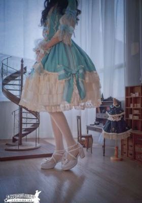 女大学生沙龙在线观看